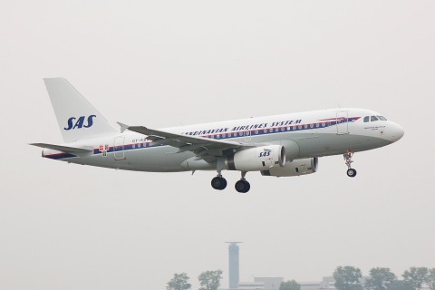 OY-KBO - A319-132 - SAS Scandinavian Airlines - CDG - 17-09-2006