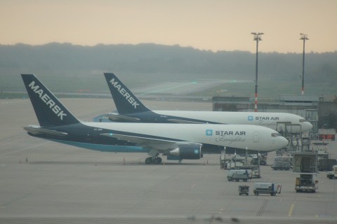 OY-SRJ - 767-25E - Star Air - CGN - 31-10-2006