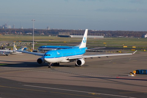 PH-AOB - A330-203 - KLM Royal Dutch Airlines - AMS - 27-11-2006