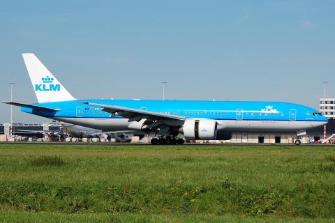 PH-BQJ - 777-206(ER) - KLM Royal Dutch Airlines - AMS - 10-09-2006