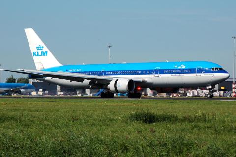 PH-BZO - 767-306(ER) - KLM Royal Dutch Airlines - AMS - 10-09-2006