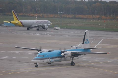 PH-KVD - Fokker 50 - KLM Cityhopper - CGN - 31-10-2006