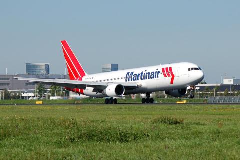 PH-MCH - 767-31A(ER) - Martinair Holland - AMS - 10-09-2006