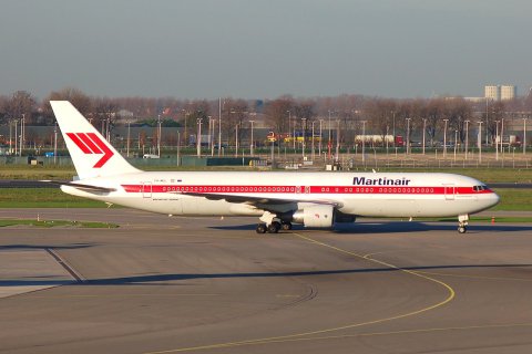 PH-MCL - 767-31A(ER) - Martinair Holland - AMS - 27-11-2006