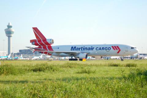 PH-MCW - MD-11F - Martinair Holland - AMS - 10-09-2006b