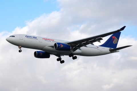 SU-GCJ - A330-243 - EgyptAir - LHR - 13-11-2006