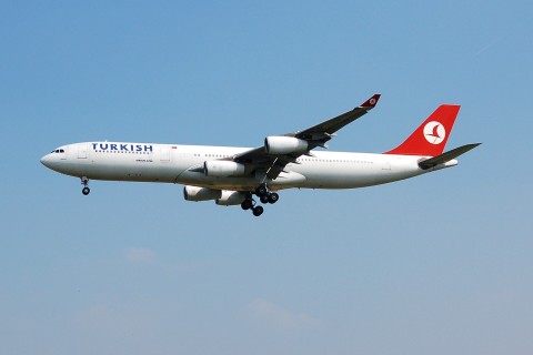 TC-JDN - A340-313 - Turkish Airlines - BRU - 29-06-2006