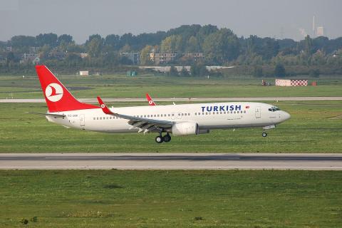 TC-JGE - 737-8F2(WL) - Turkish Airlines - DUS - 14-10-2006