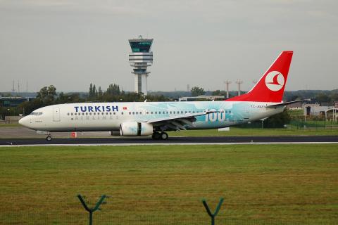 TC-JGU - 737-8F2 - Turkish Airlines - BRU - 09-10-2006