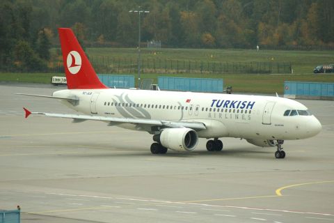 TC-JLB - A320-214 - Turkish Airlines - CGN - 31-10-2006