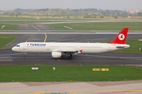 TC-JMB - A321-111 - Turkish Airlines - DUS - 14-10-2006b