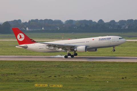 TC-JNE - A330-203 - Turkish Airlines - DUS - 14-10-2006