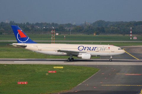 TC-ONU - A300B4-203 - Onur Air - DUS - 14-10-2006b