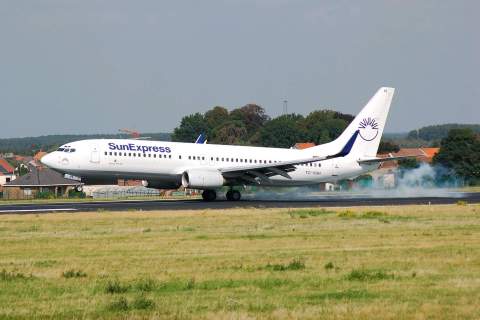 TC-SUH - 737-8CX(WL) - SunExpress - BRU - 06-09-2006