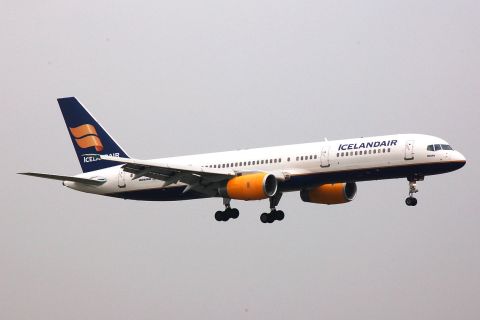 TF-FIK - 757-28A - Icelandair - CDG - 17-09-2006