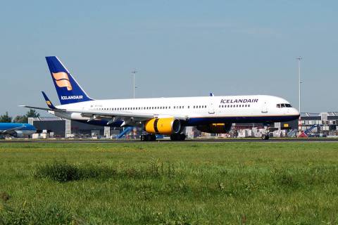TF-FIU - 757-256(WL) - Icelandair - AMS - 10-09-2006