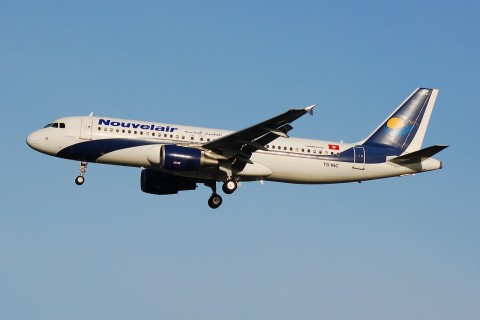 TS-INC - A320-214 - Nouvelair Tunisie - LGW - 10-12-2006