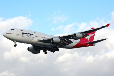 VH-OJK - 747-438 - Qantas - LHR - 13-11-2006