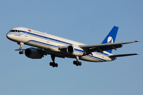 VP-BBS - 757-22L - AZAL Azerbaijan Airlines - LGW - 10-12-2006