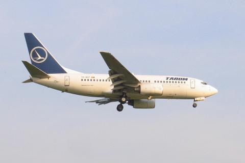 YR-BGF - 737-78J - Tarom - BRU - 09-06-2006