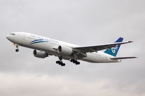 ZK-OKF - 777-219(ER) - Air New Zealand - LHR - 13-11-2006