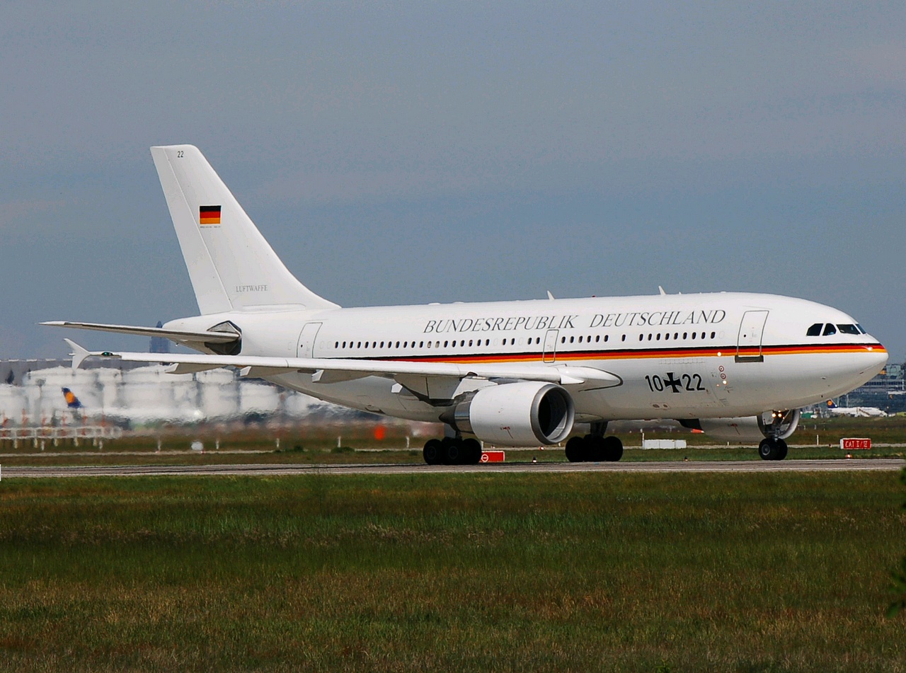 10+22 - A310-304 - German Air Force (Luftwaffe) - FRA - 20-05-2007