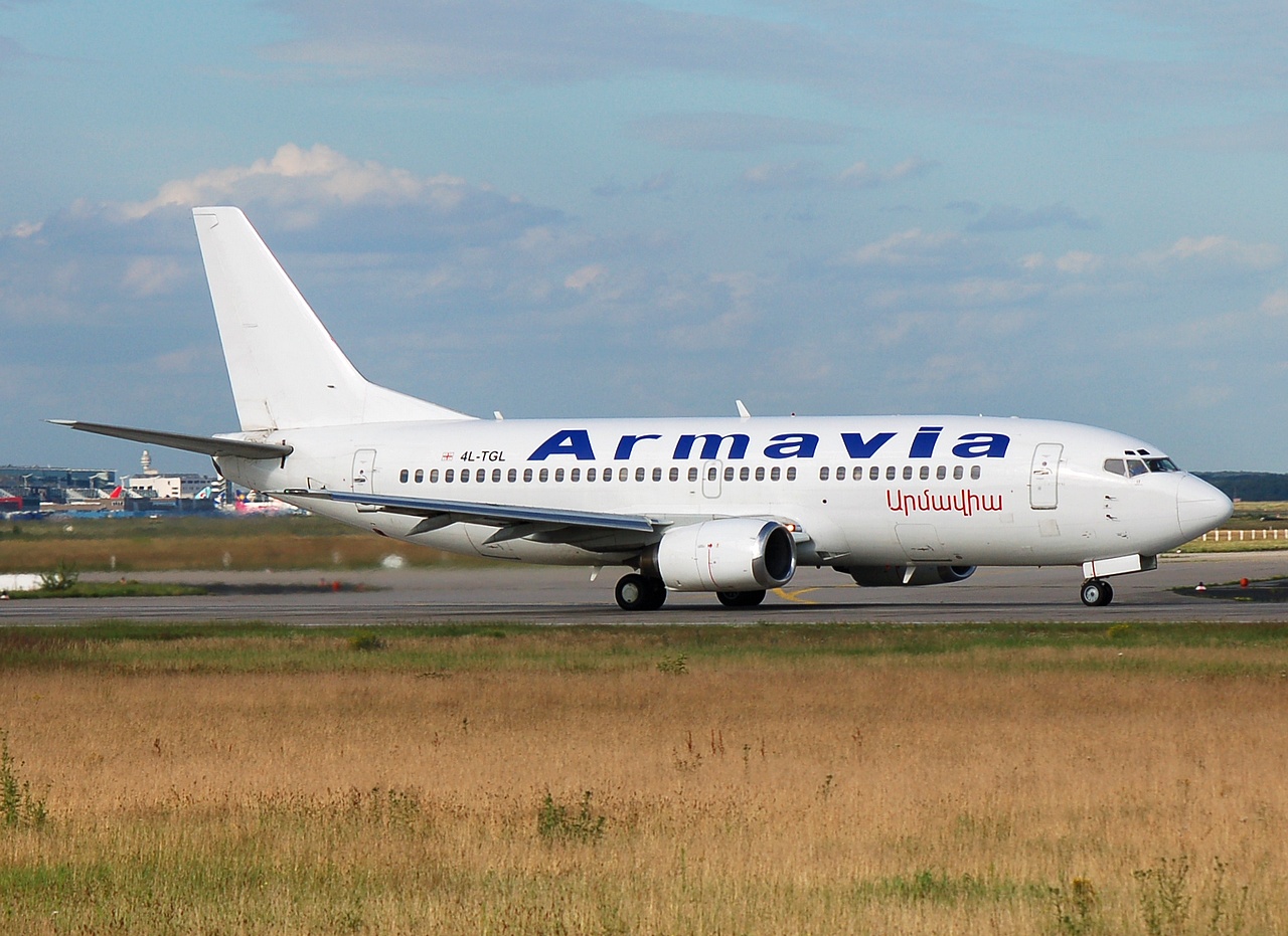 4L-TGL - 737-3B7 - Armavia - FRA - 07-07-2007b