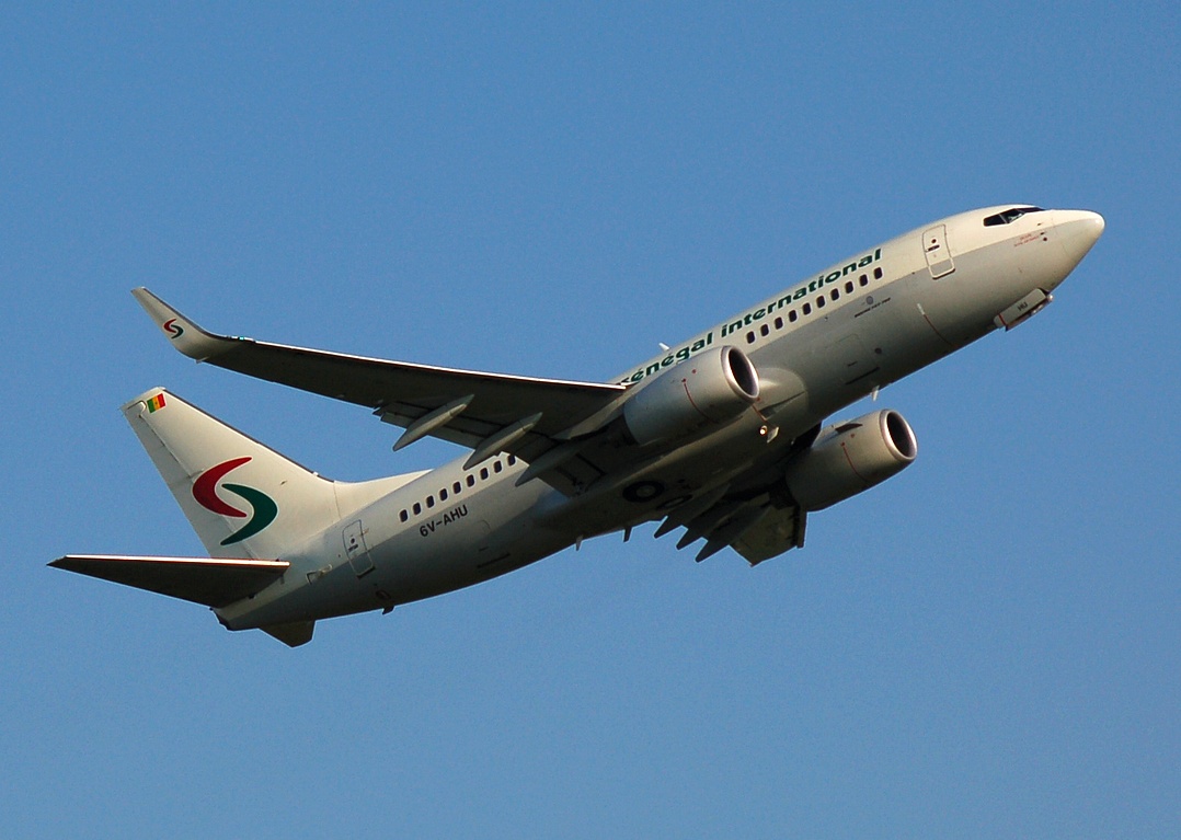 6V-AHU - 737-7EE(WL) - Air Senegal International - ORY - 09-04-2007b