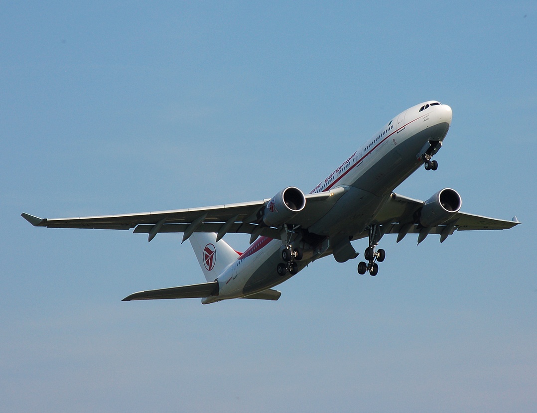 7T-VJZ - A330-202 - Air Algerie - ORY - 09-04-2007