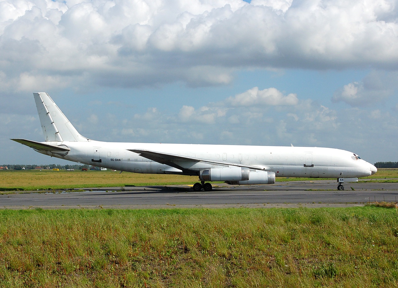 9G-BAN - DC-8-62CF - Air Cargo Chartering - OST - 04-07-2007b