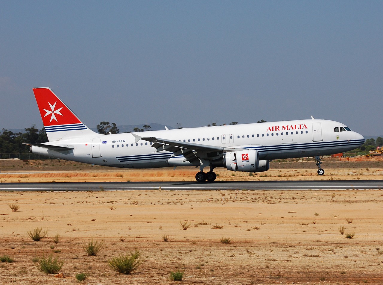 9H-AEN - A320-214 - Air Malta - FAO - 01-09-2007