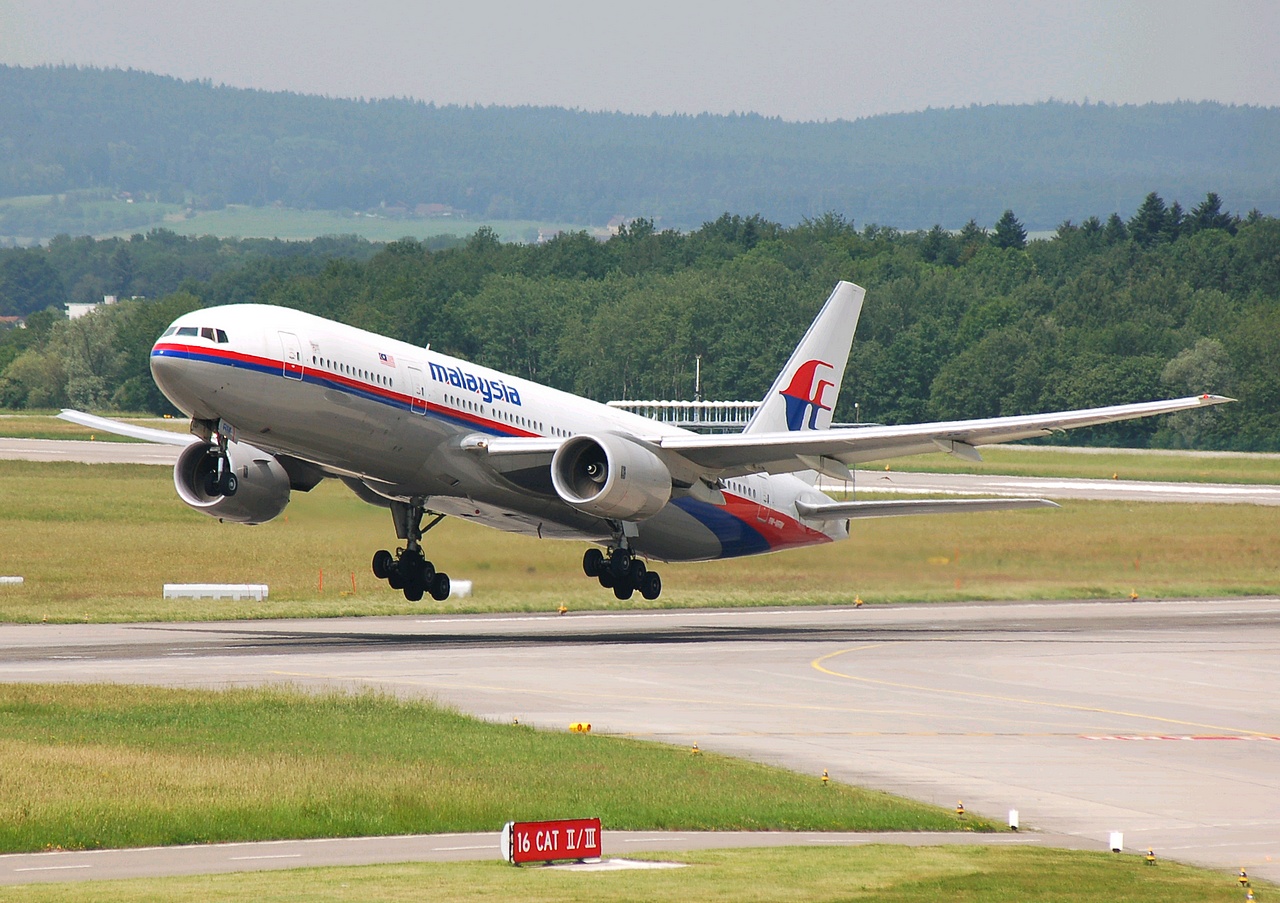 9M-MRM - 777-2H6(ER) - Malaysia Airlines - ZRH - 25-05-2007
