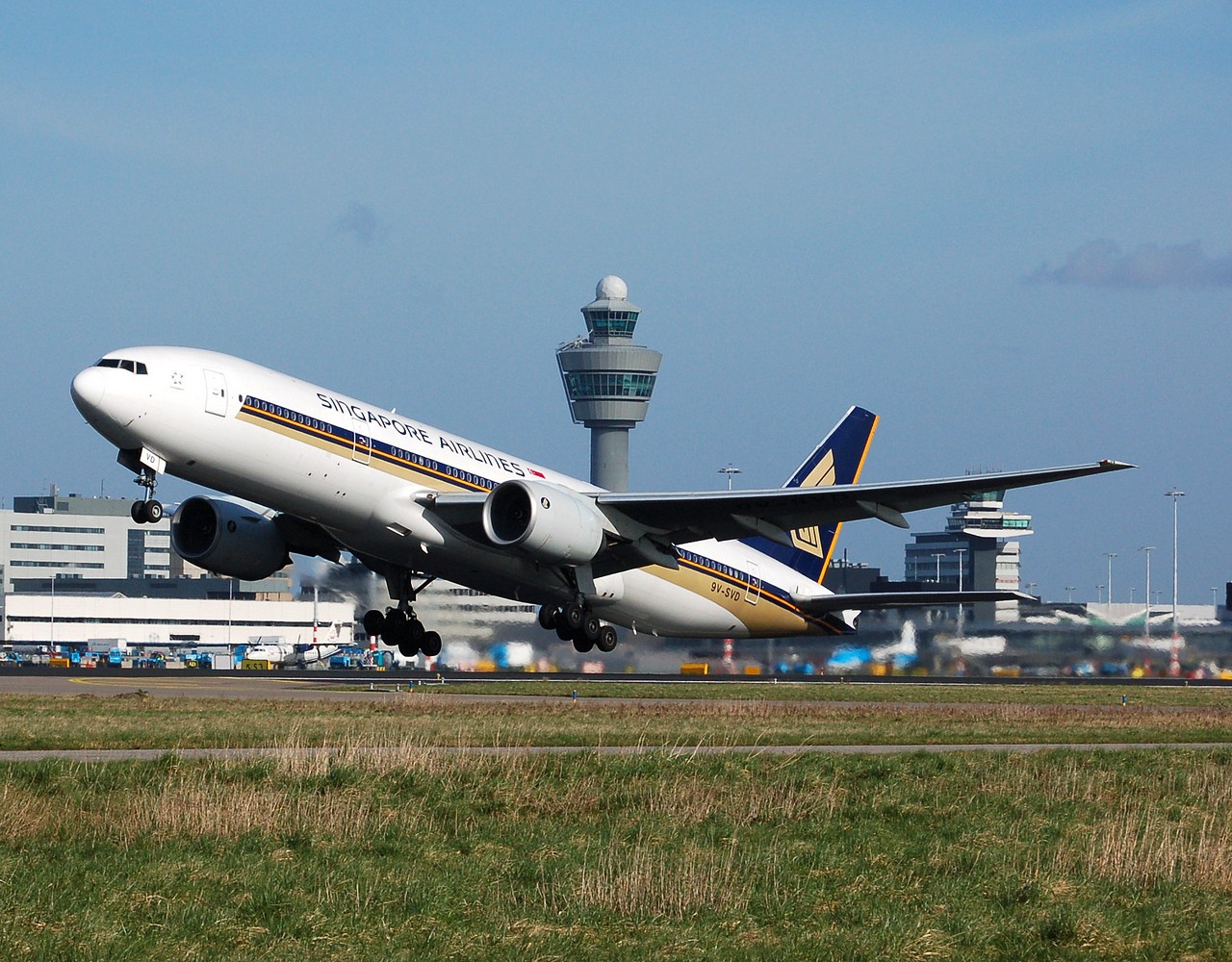 9V-SVD - 777-212(ER) - Singapore Airlines - AMS - 10-03-2007