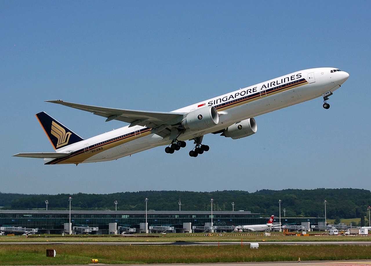 9V-SWB - 777-312(ER) - Singapore Airlines - ZRH - 24-05-2007b