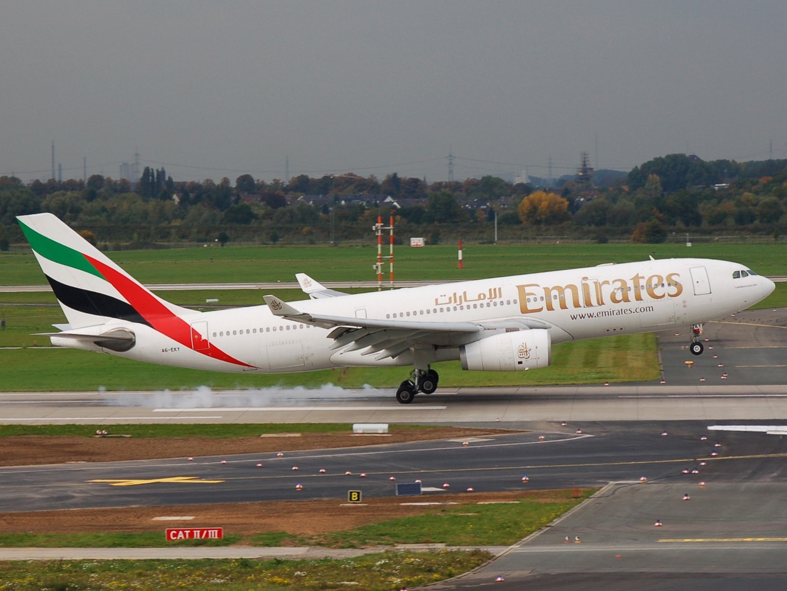 A6-EKY - A330-243 - Emirates - DUS - 05-10-2007b