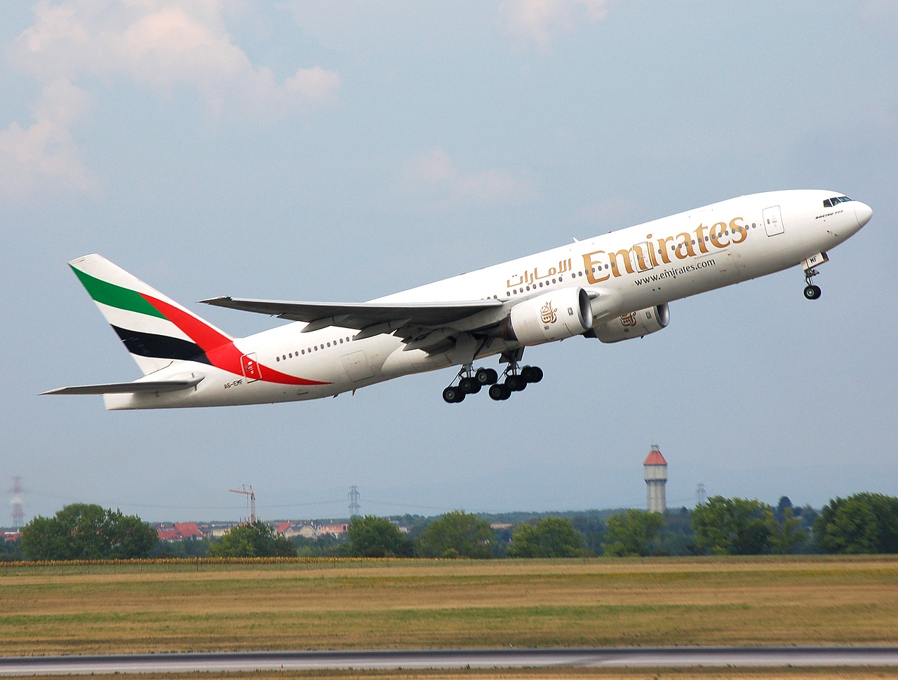 A6-EMF - 777-21H - Emirates - VIE - 08-08-2007