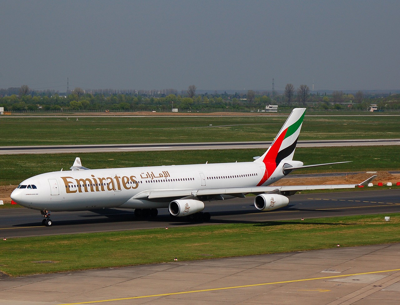 A6-ERO - A340-313 - Emirates - DUS - 14-04-2007b