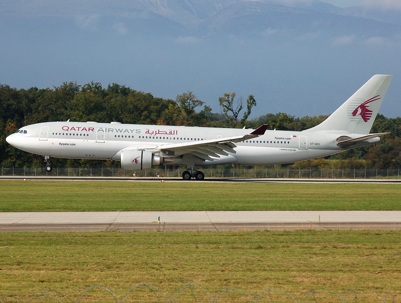 A7-ACC - A330-202 - Qatar Airways - GVA - 02-10-2007