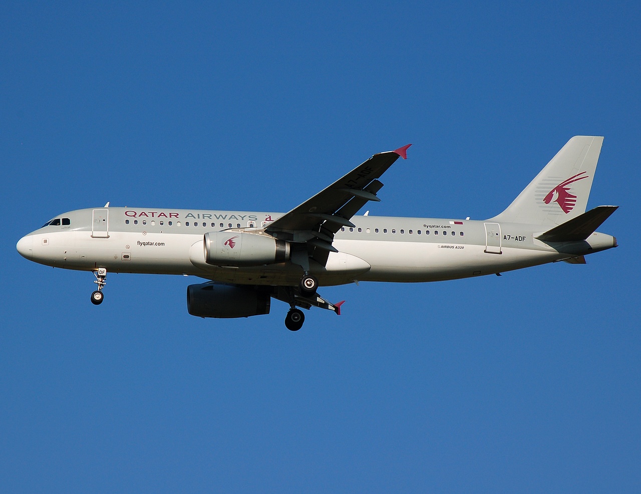 A7-ADF - A320-232 - Qatar Airways - VIE - 10-08-2007