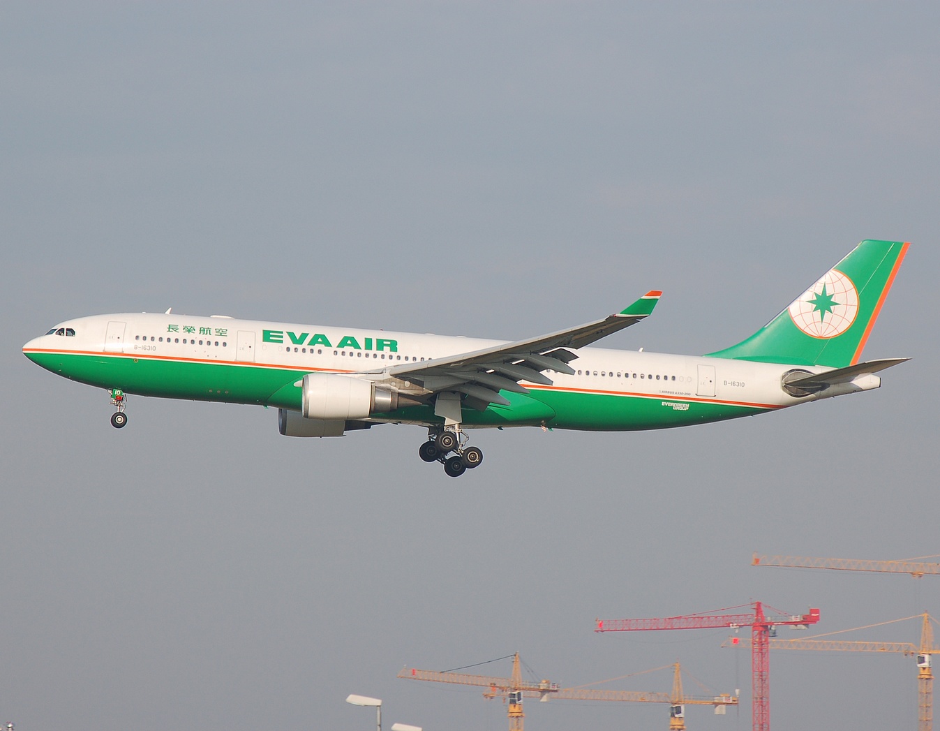 B-16310 - A330-203 - EVA Air - VIE - 09-08-2007