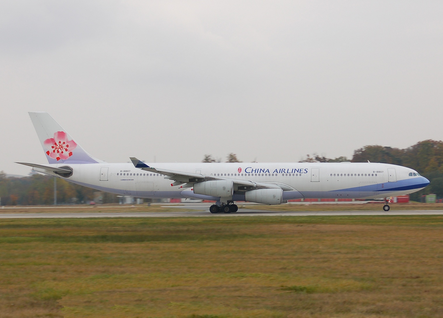 B-18807 - A340-313 - China Airlines - FRA - 27-10-2007