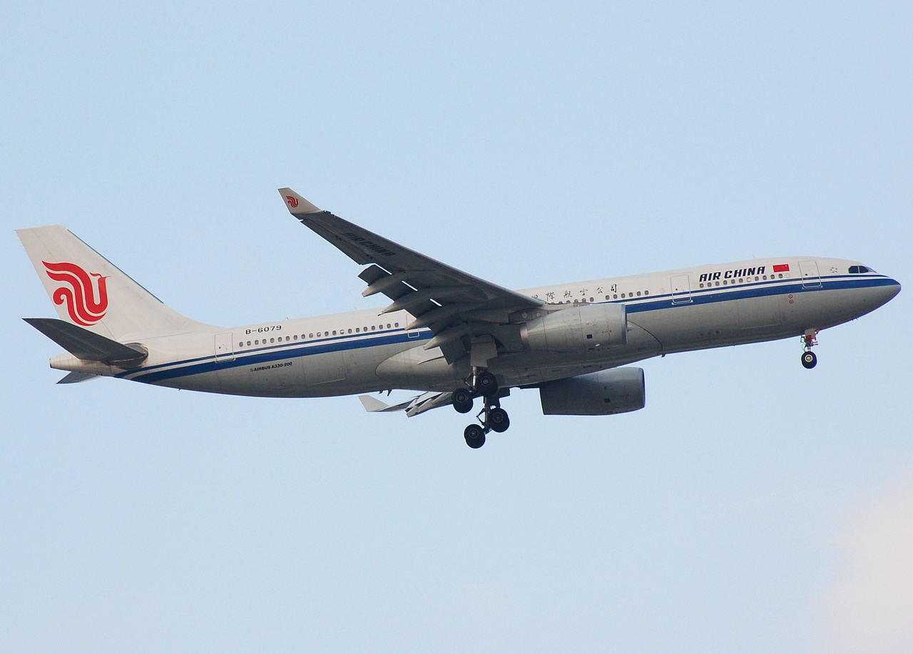 B-6079 - A330-243 - Air China - MAD - 08-10-2007