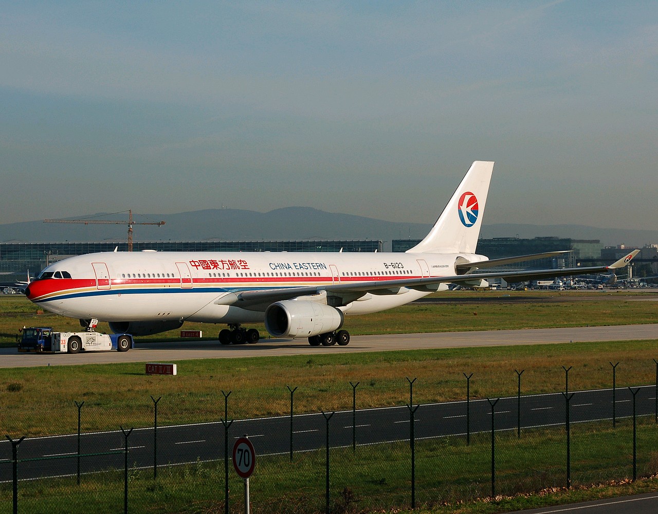 B-6123 - A330-243 - China Eastern Airlines - FRA - 21-05-2007