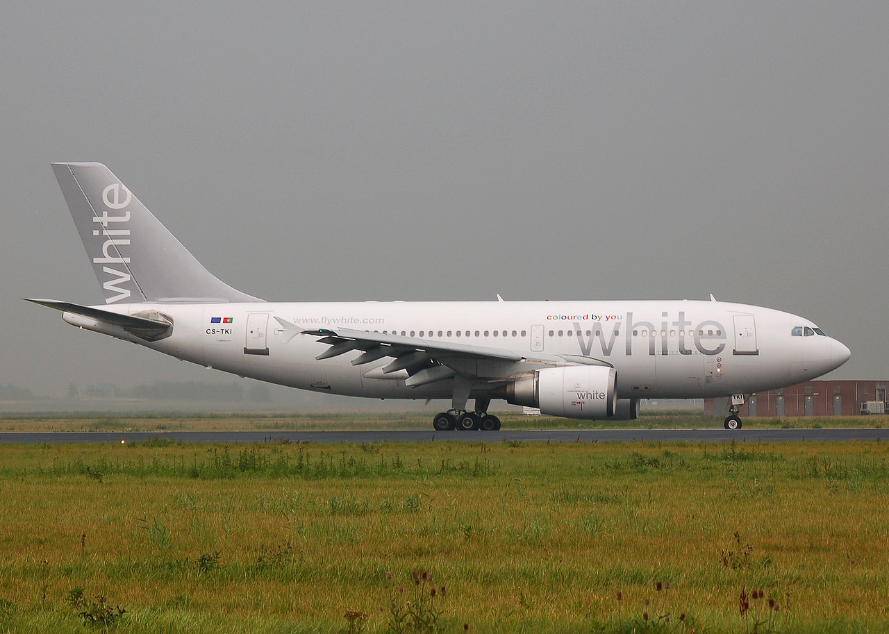 CS-TKI - A310-304 - White - AMS - 12-08-2007