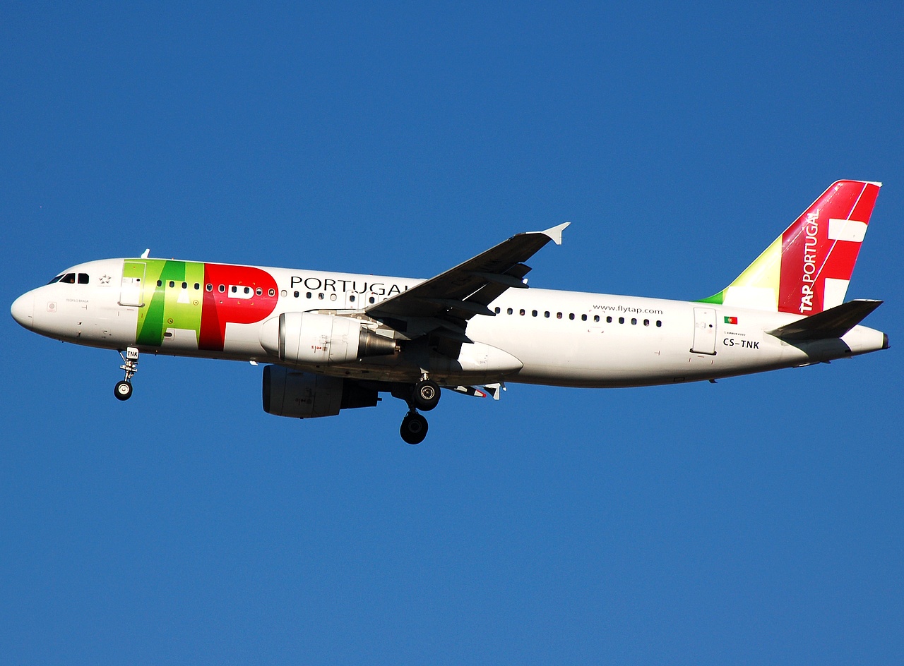 CS-TNK - A320-214 - TAP _ Air Portugal - MAD - 09-10-2007