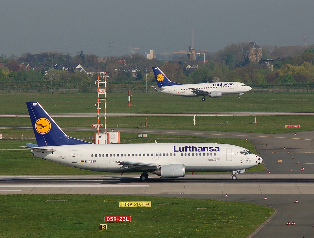 D-ABEF - 737-330 - Lufthansa - DUS - 14-04-2007