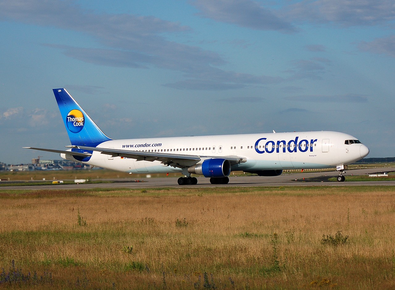 D-ABUH - 767-330(ER) - Condor - FRA - 07-07-2007b