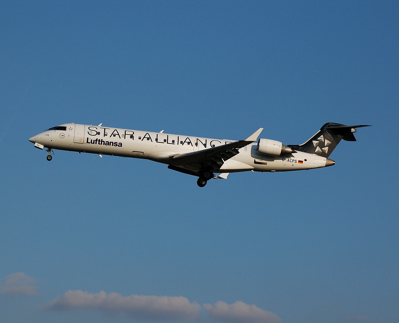 D-ACPS - CRJ-550 - Lufthansa Cityline - BRU - 20-04-2007