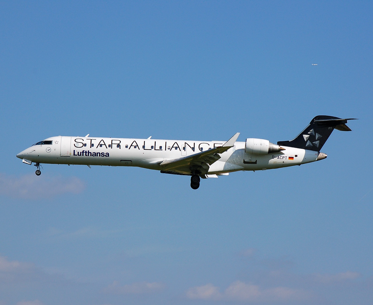 D-ACPT - CRJ-701ER - Lufthansa Cityline - BRU - 20-04-2007