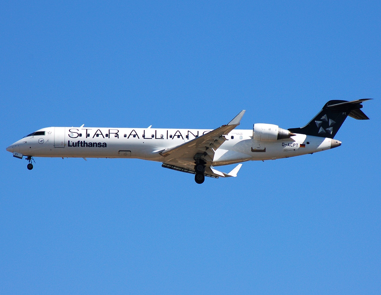 D-ACPT - CRJ-701ER - Lufthansa Cityline - MAD - 09-10-2007